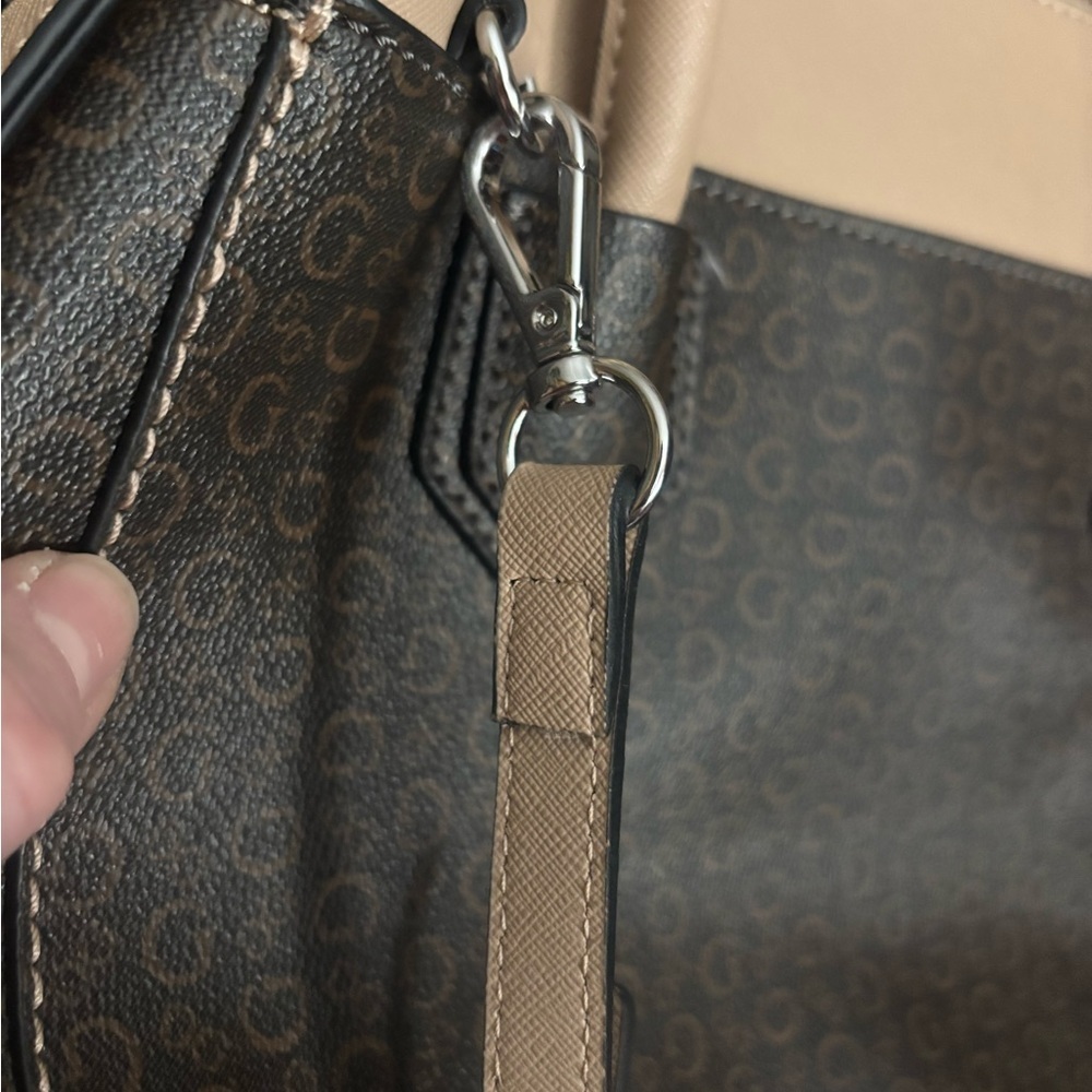 Stylish and Chic GUESS Beige and Black Logo Satchel - Picture 8 of 10